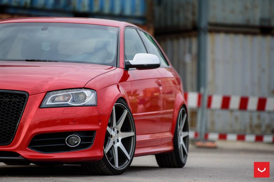 Детали экстерьера Audi S3 Sportback on Vossen Wheels (CV7) 2016 года  (фото 18 из 26)